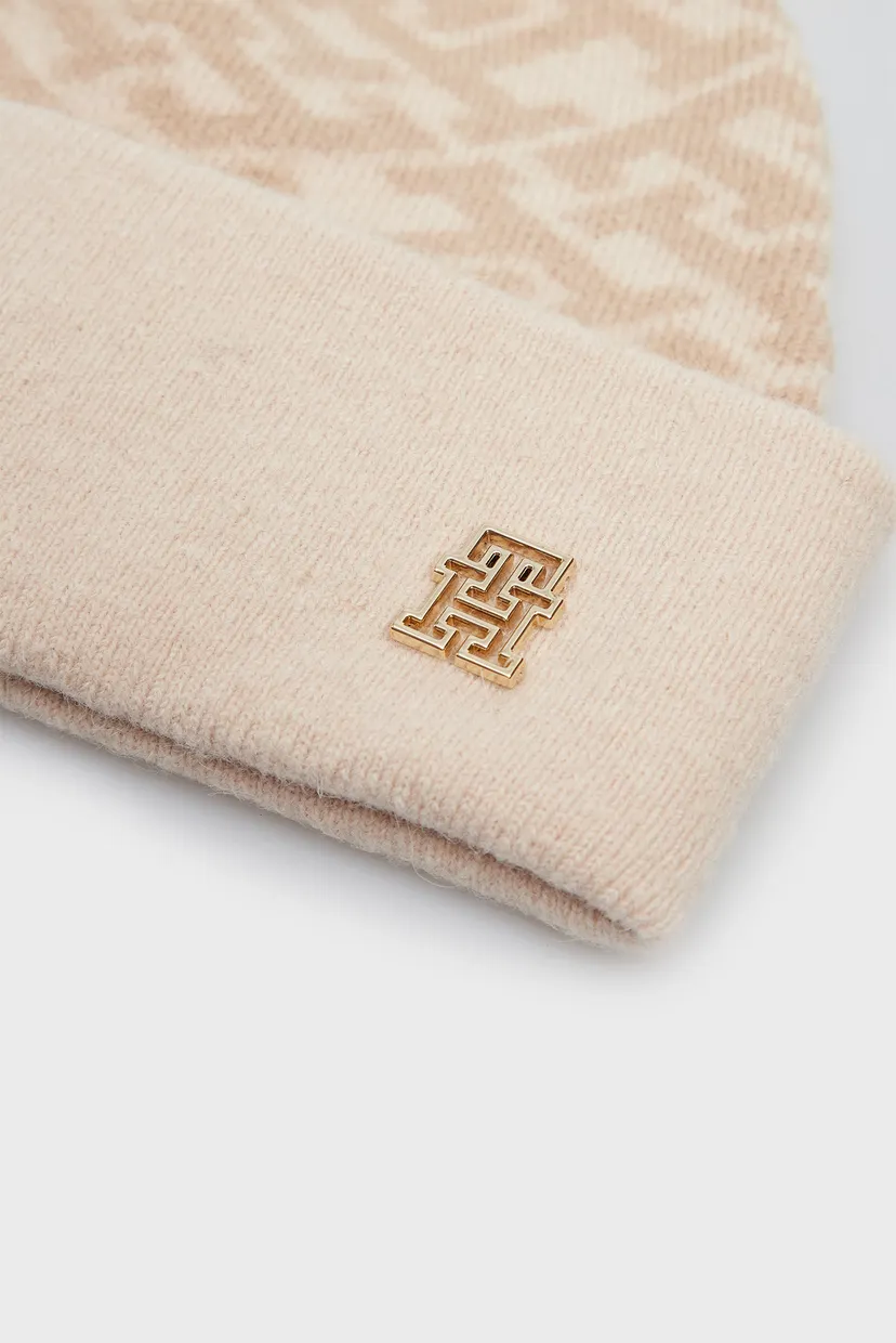Женская бежевая шапка с узором MONOGRAM ALL OVER BEANIE 4