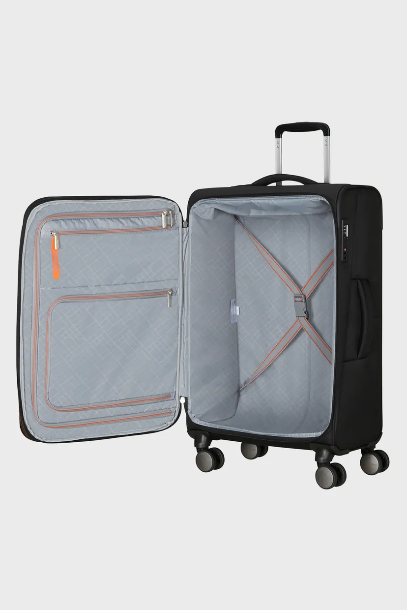 Черный чемодан 68 см WANDERLITE 5