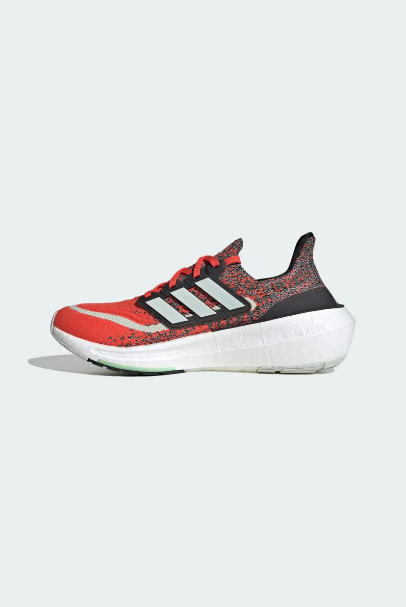 Мужские оранжевые кроссовки Ultraboost Light 6