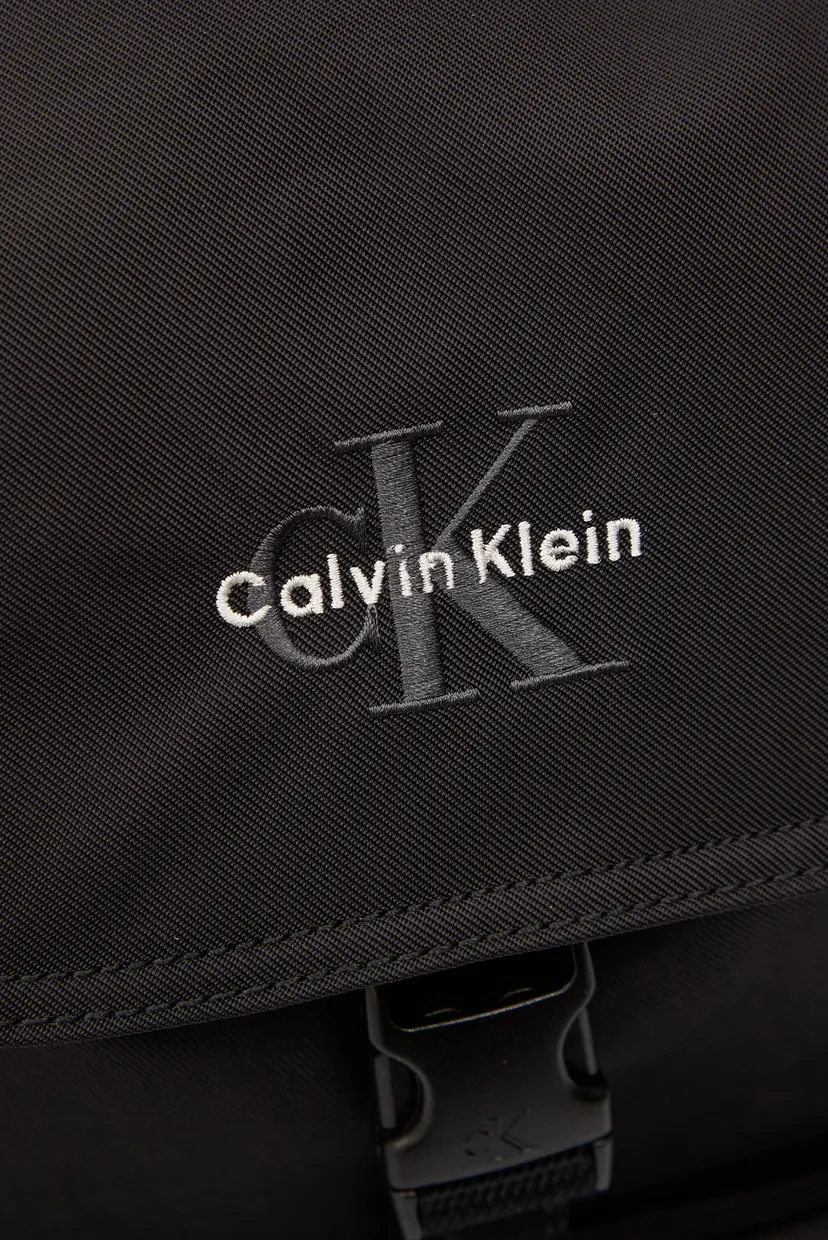 Мужской черный рюкзак BOLD MINI FLAP 6