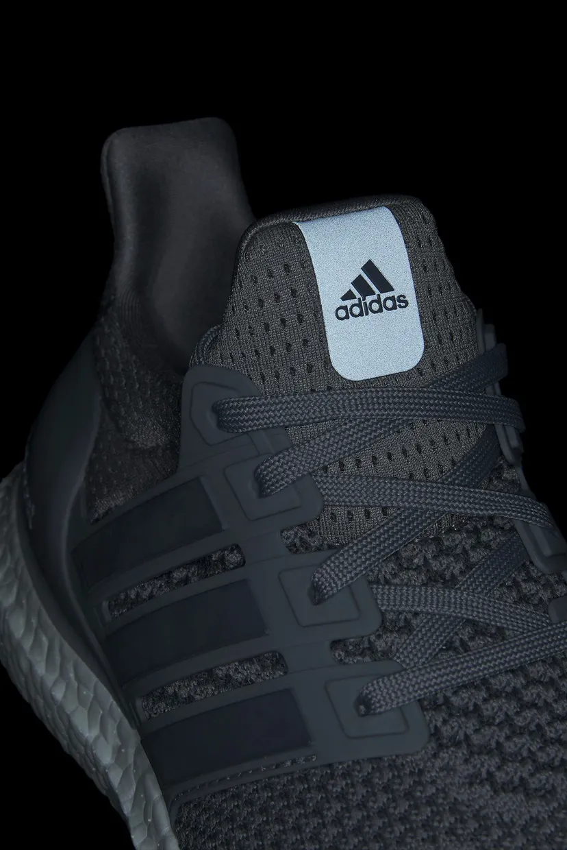 Чоловічі сірі кросівки Ultraboost 1.0 8