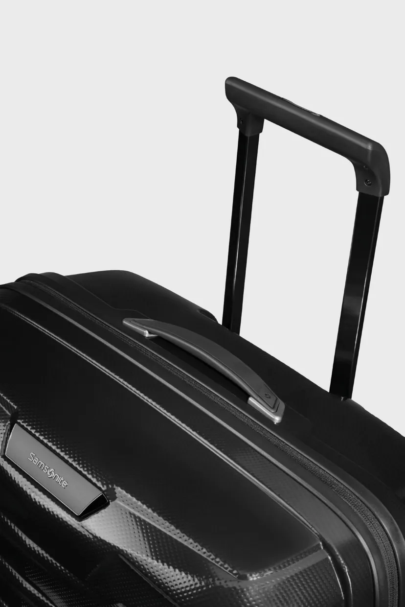 Черный чемодан 69 см PROXIS BLACK 4