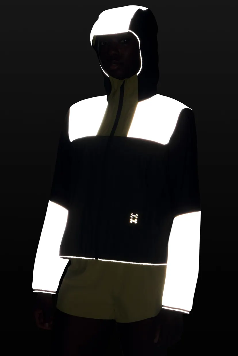 Женская серая ветровка UA Halo Run Jacket 6