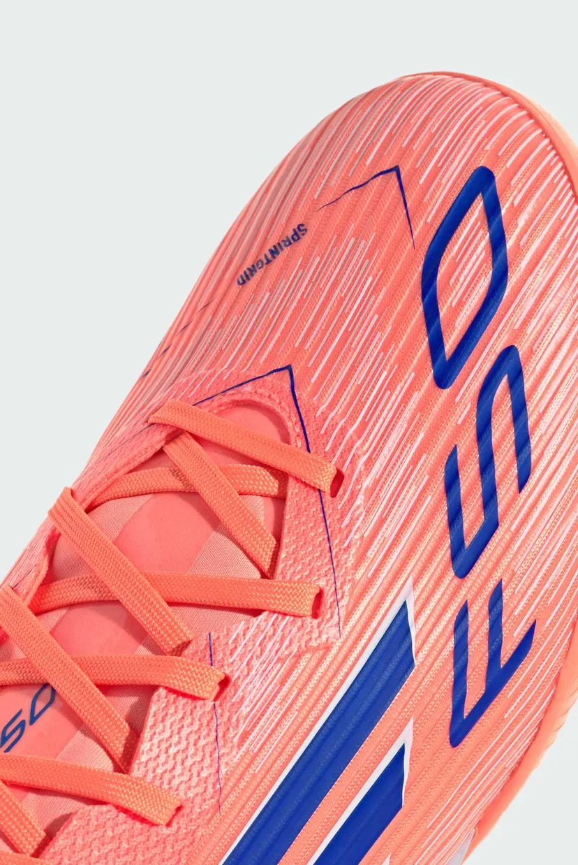 Помаранчеві сороконіжки F50 League Turf 8