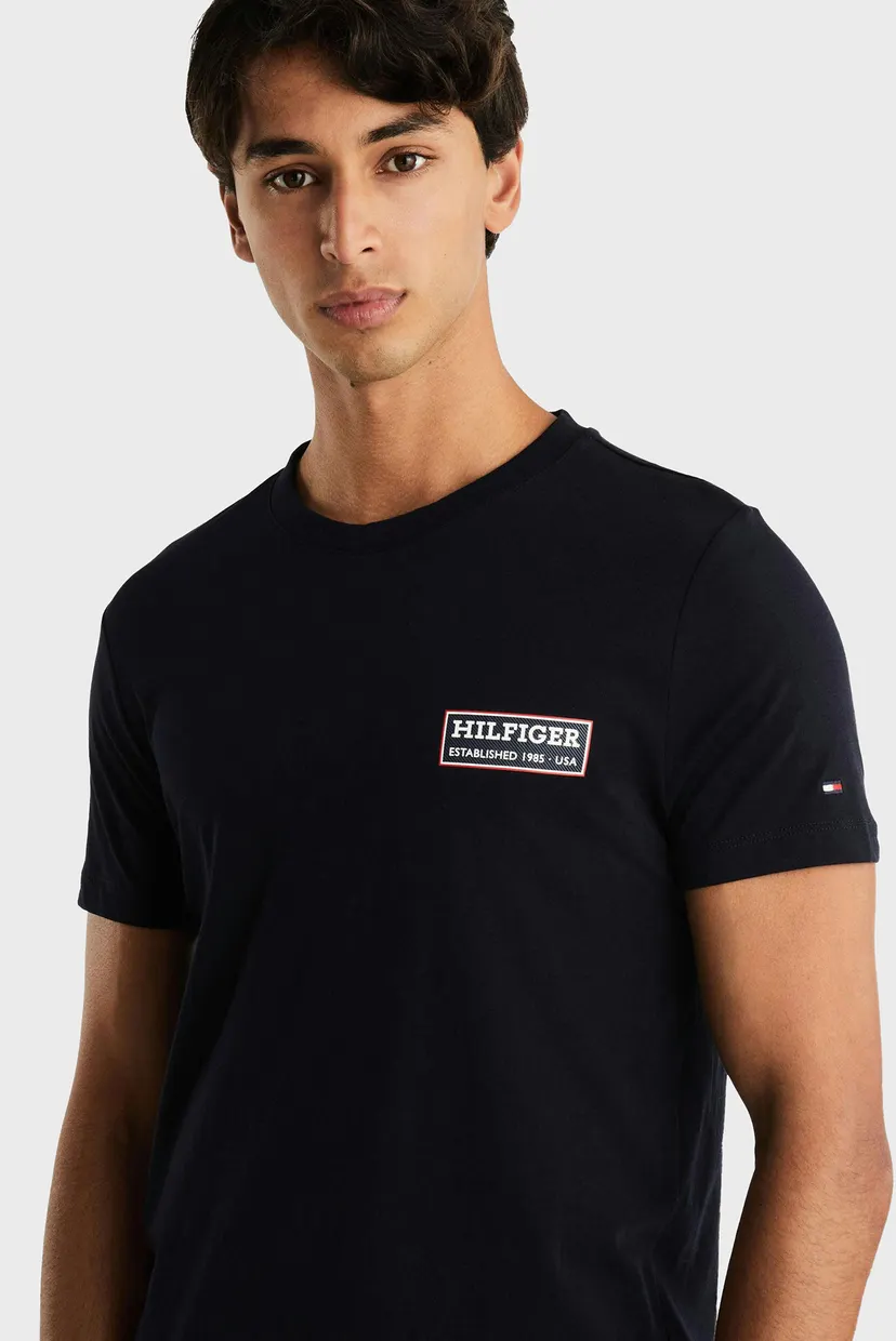 Чоловіча темно-синя футболка PRINTED BADGE TEE 4