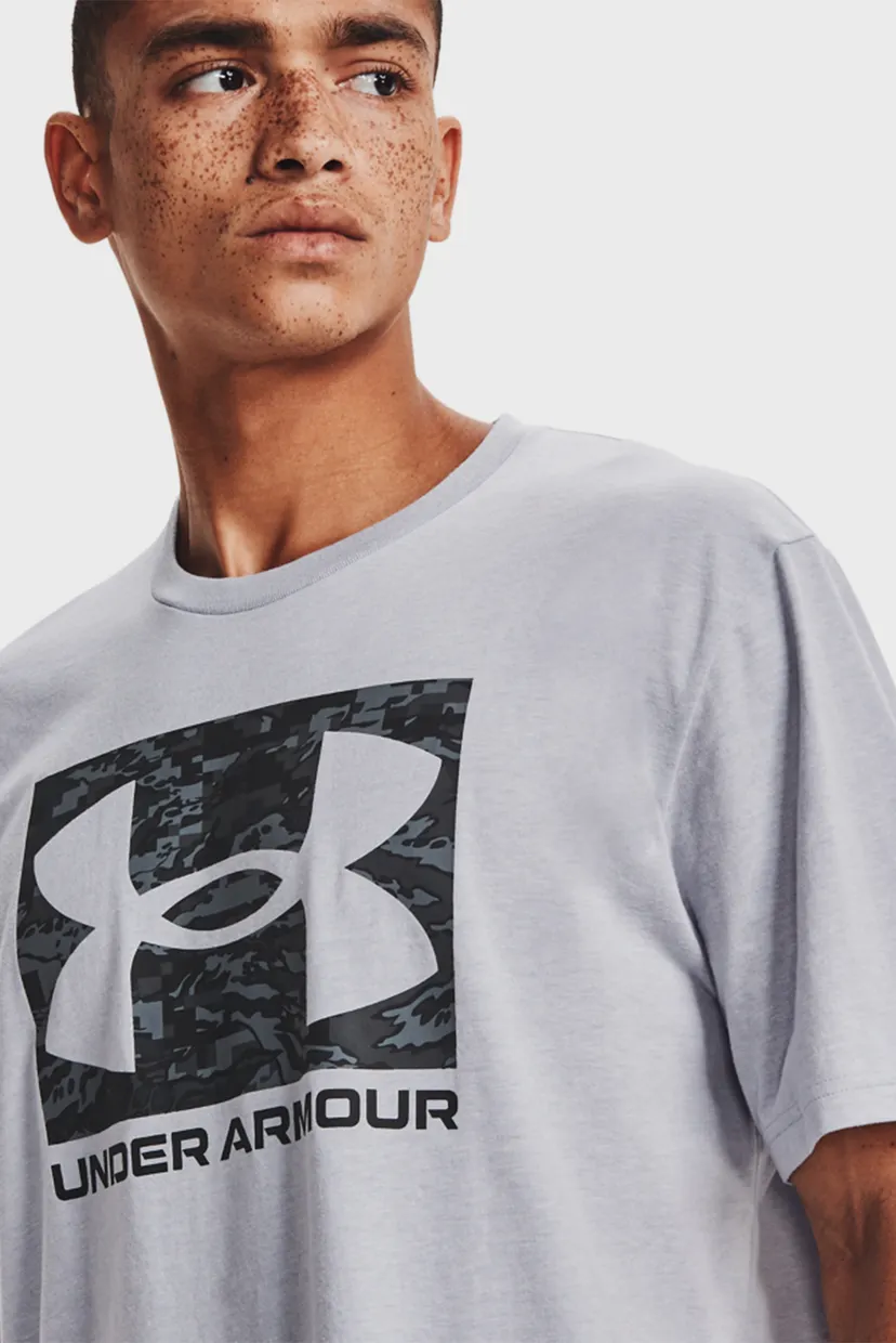 Чоловіча сіра футболка UA ABC CAMO BOXED LOGO SS 4