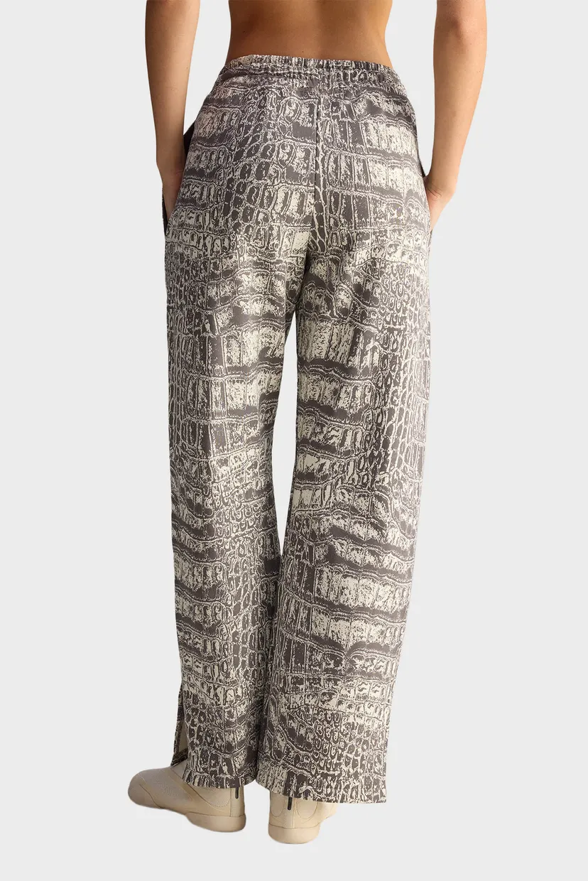 Женские бежевые спортивные брюки с узором adidas By Stella McCartney Loose Printed 3