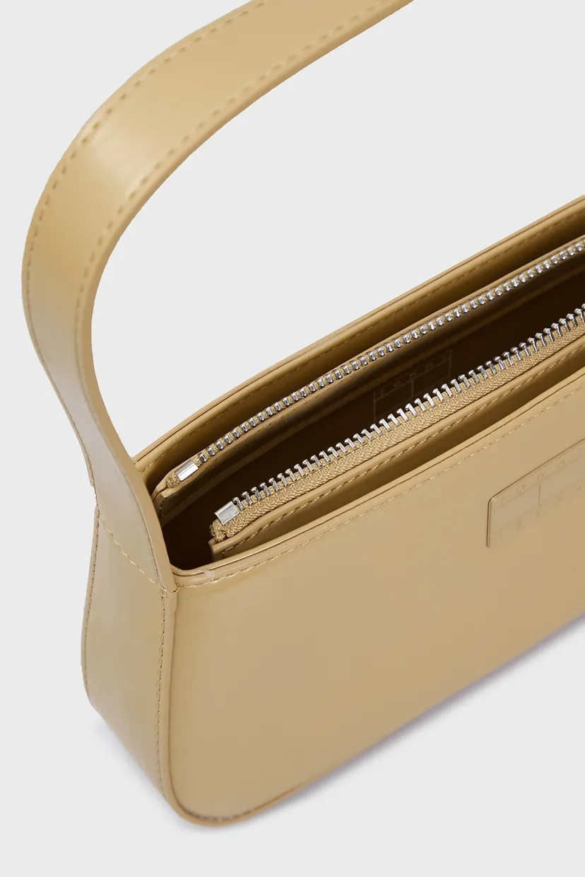 Жіноча бежева сумка TJW ESS MUST SHOULDER BAG BOX PU 6