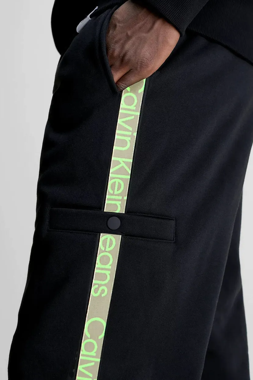 Чоловічі чорні спортивні штани CUT OFF LOGO TAPE HWK 5