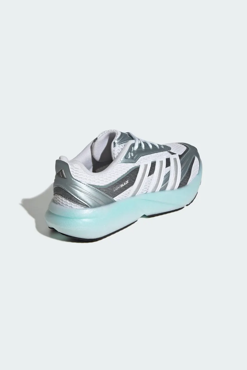 Женские белые кроссовки Lightblaze Glow 5