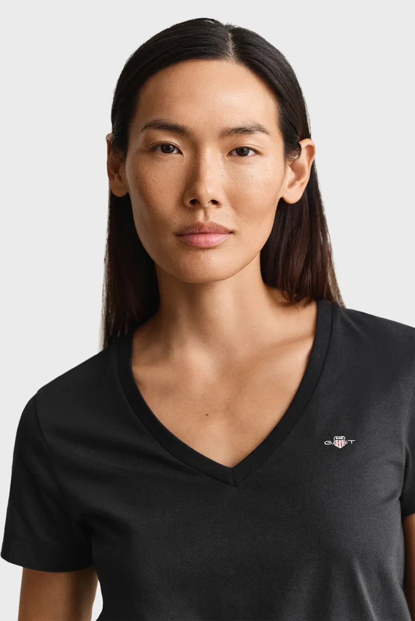 Жіноча чорна футболка V-NECK 4