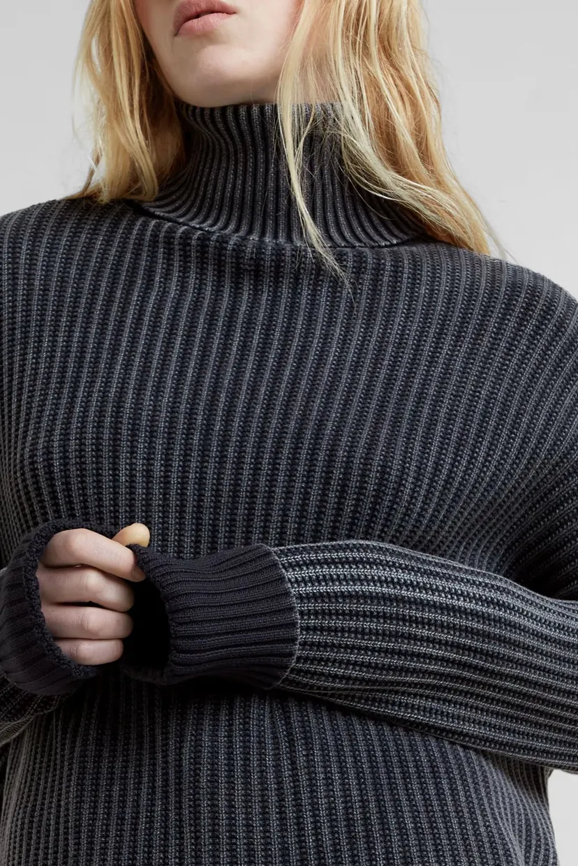 Жіночий темно-синій светр Loose overdyed turtle knit wmn 4