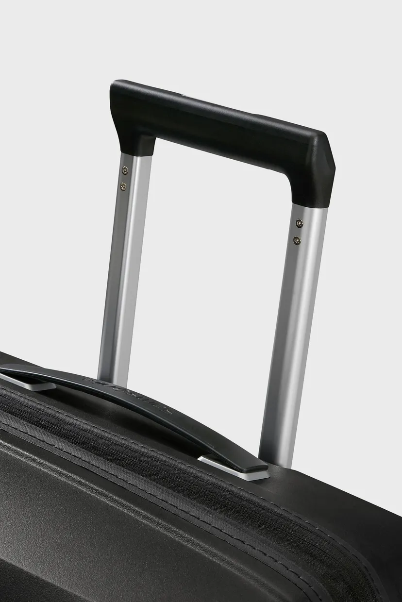 Чорна валіза 81 см UPSCAPE BLACK 6