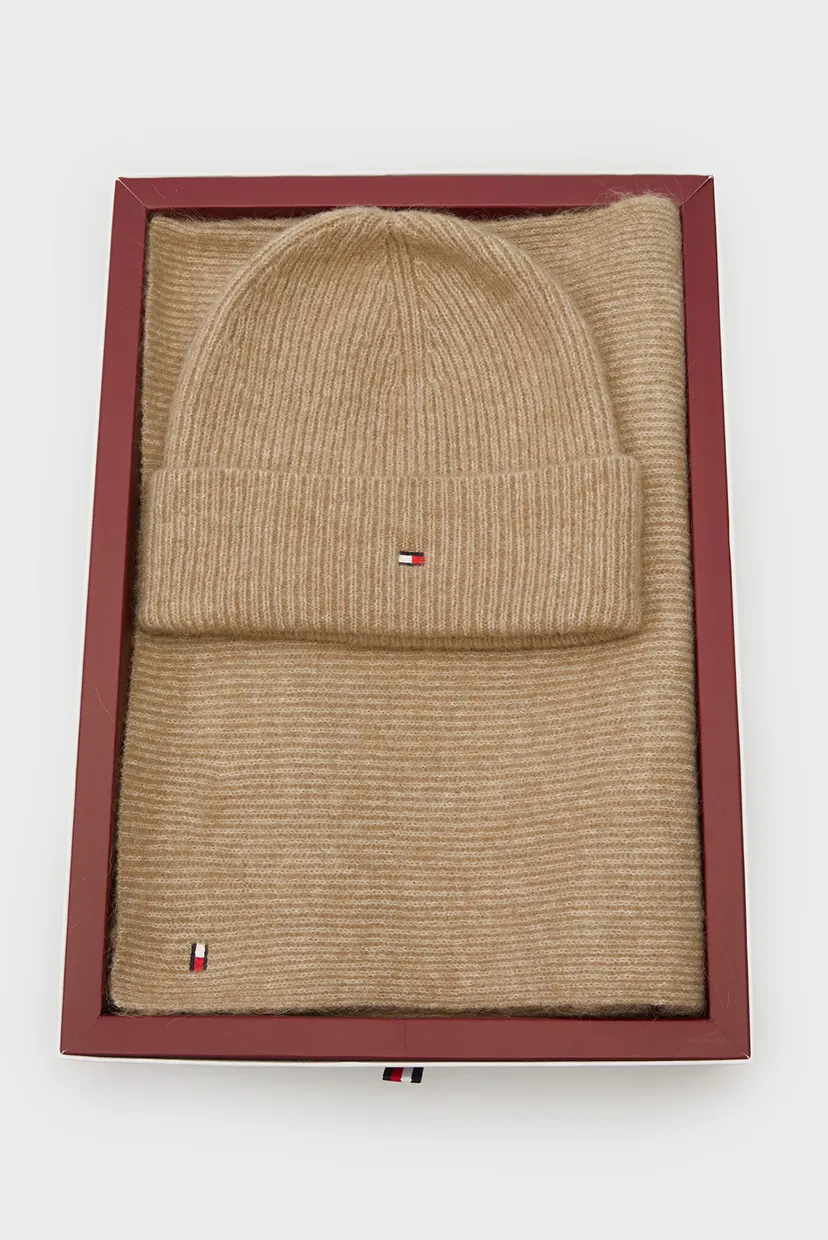 Женский набор аксессуаров (шапка, шарф) ESSENTIAL FLAG FUZ BEAN/SCARF GP 6