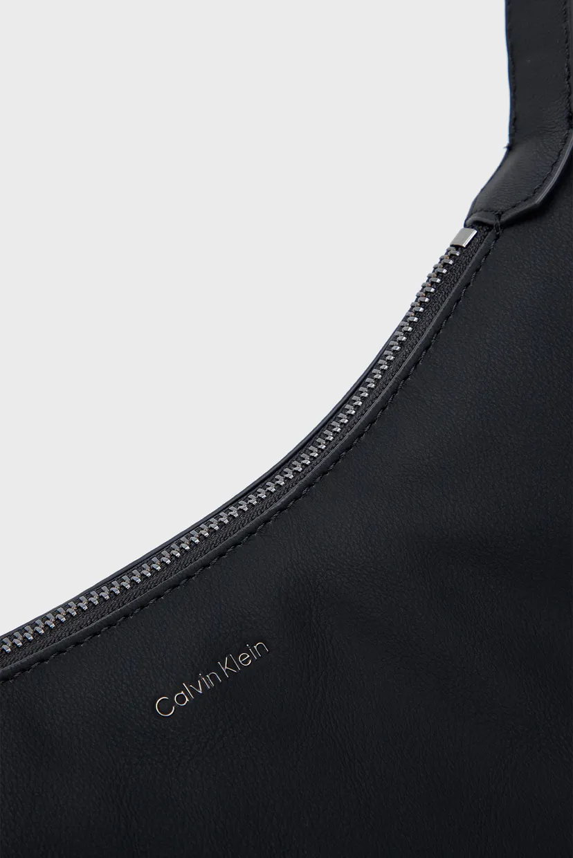 Женская черная сумка CALVIN SOFT SHOULDER BAG 6