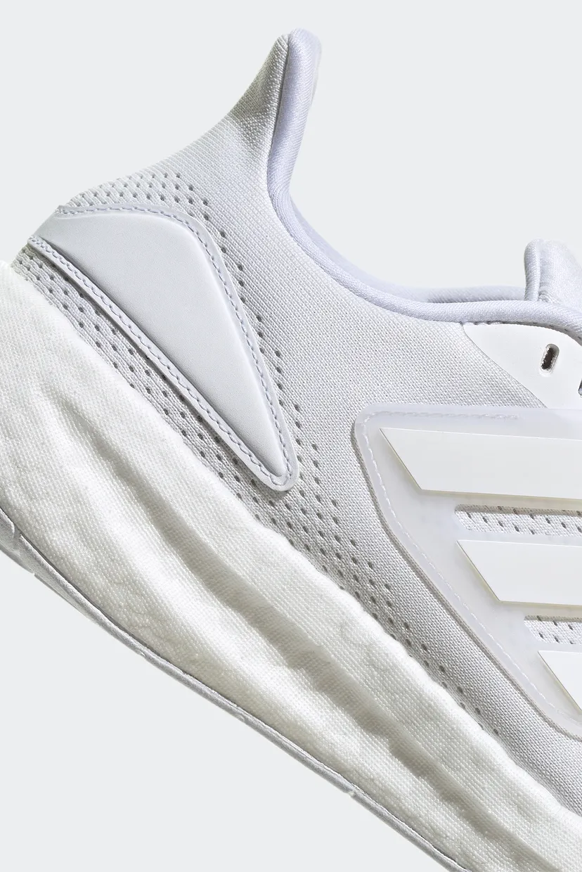 Чоловічі білі кросівки Pureboost 22 8