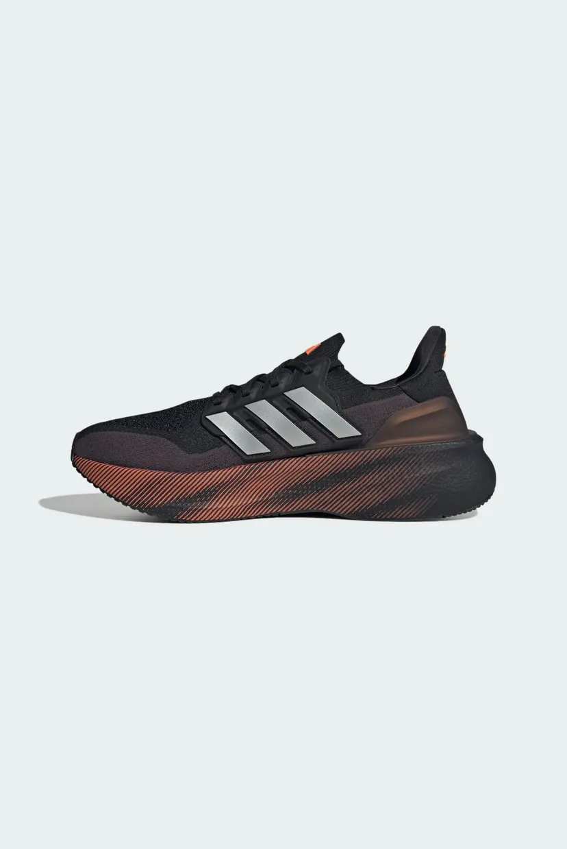 Мужские черные кроссовки Ultraboost 5 6