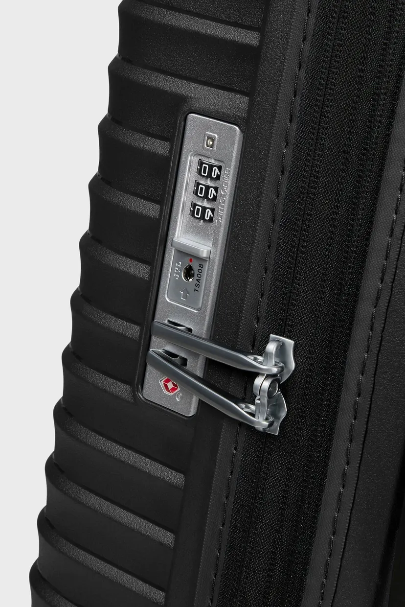 Чорна валіза 81 см UPSCAPE BLACK 3