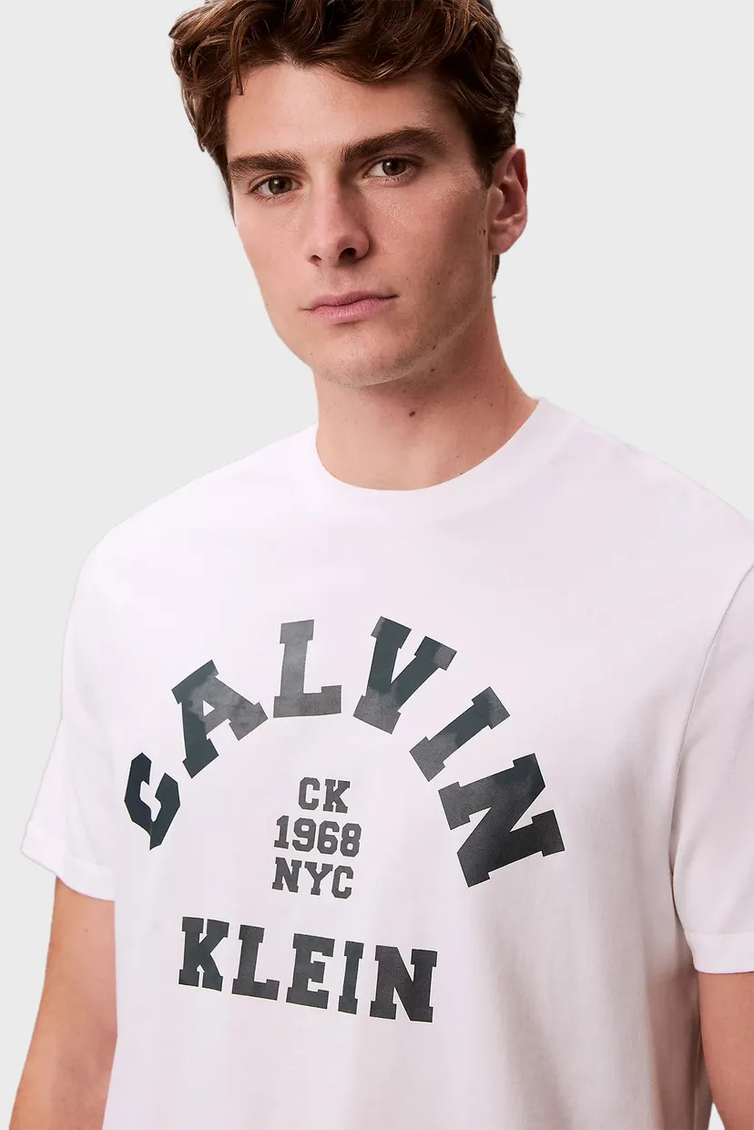 Чоловіча біла футболка SS 20S LN CALVIN COLLEGE GRAPHIC 4