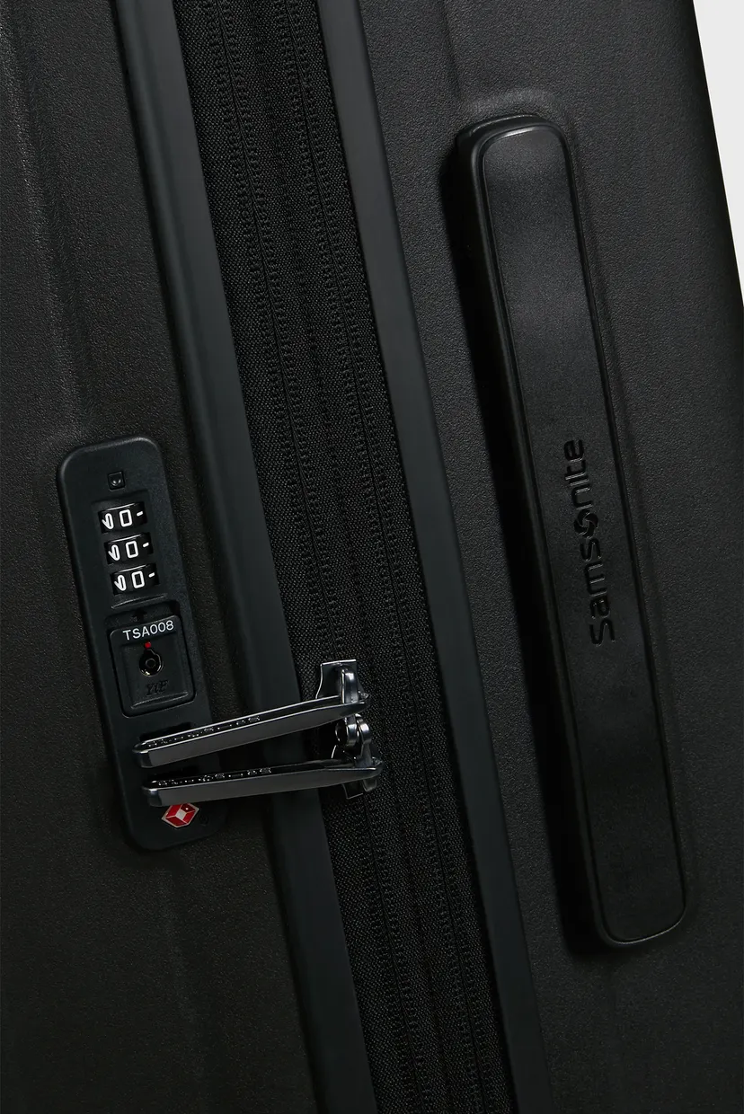 Черный чемодан 55 см RESTACKD BLACK 6