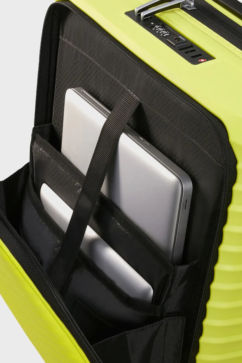 Салатовый чемодан 55 см UPSCAPE LIME 6