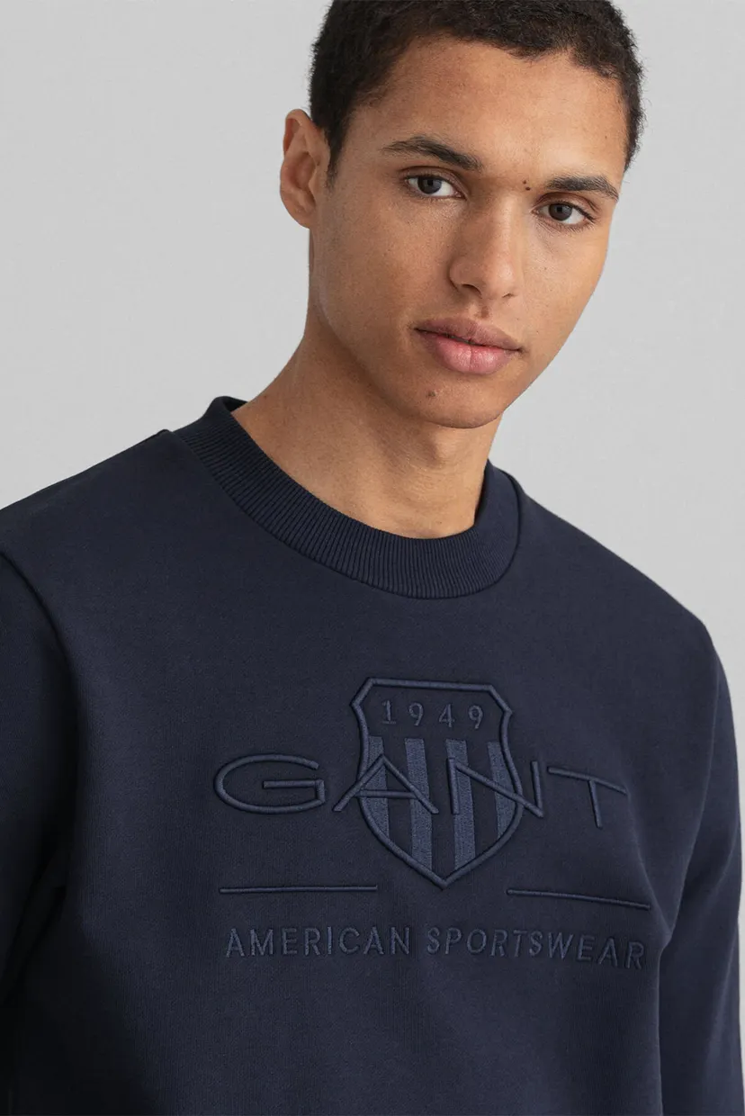 Мужской темно-синий свитшот REG TONAL SHIELD C-NECK 4