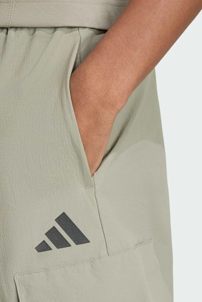 Чоловічі оливкові спортивні штани City Tech Windbreaker 4