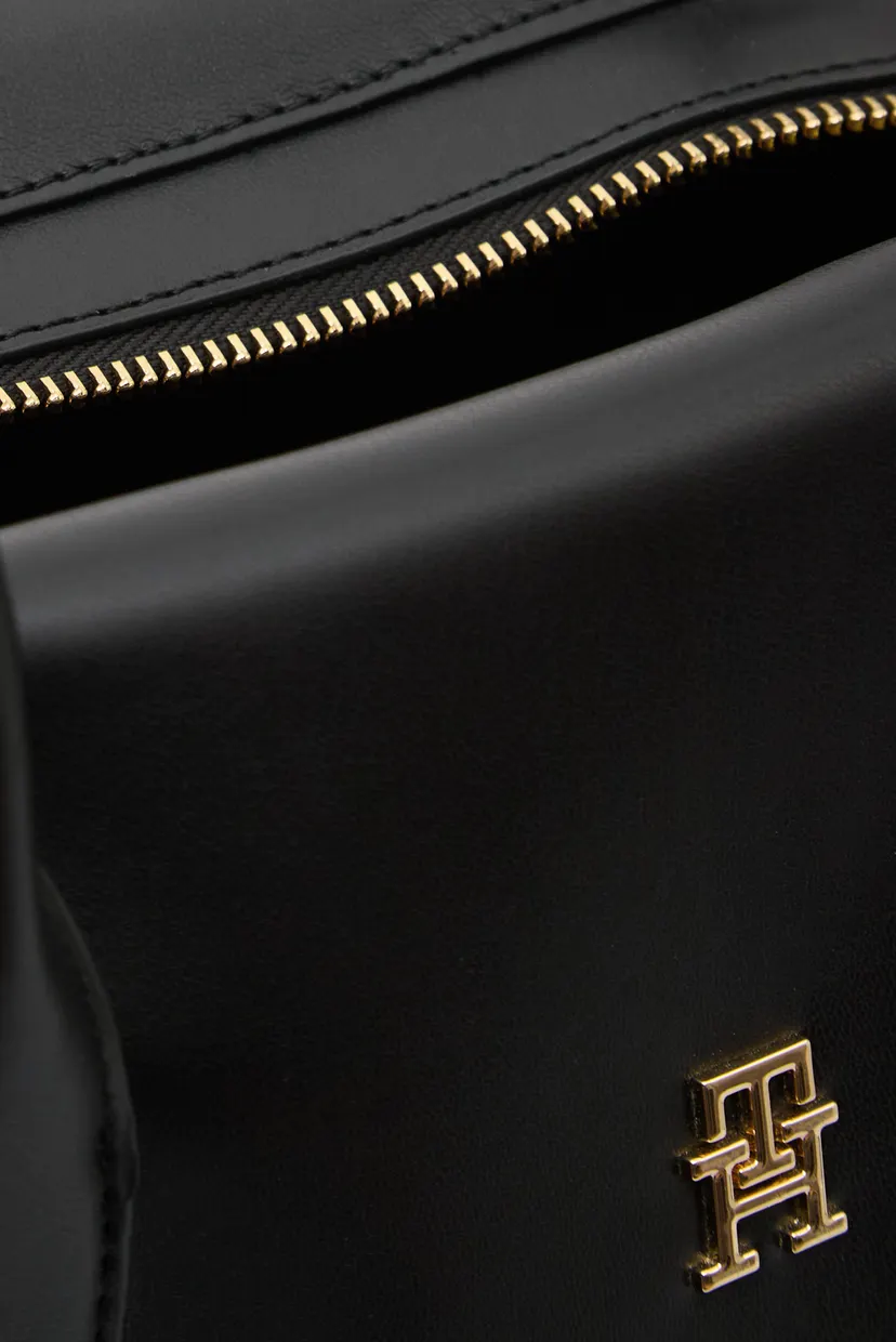 Жіноча чорна сумка ESSENTIAL TOTE 6
