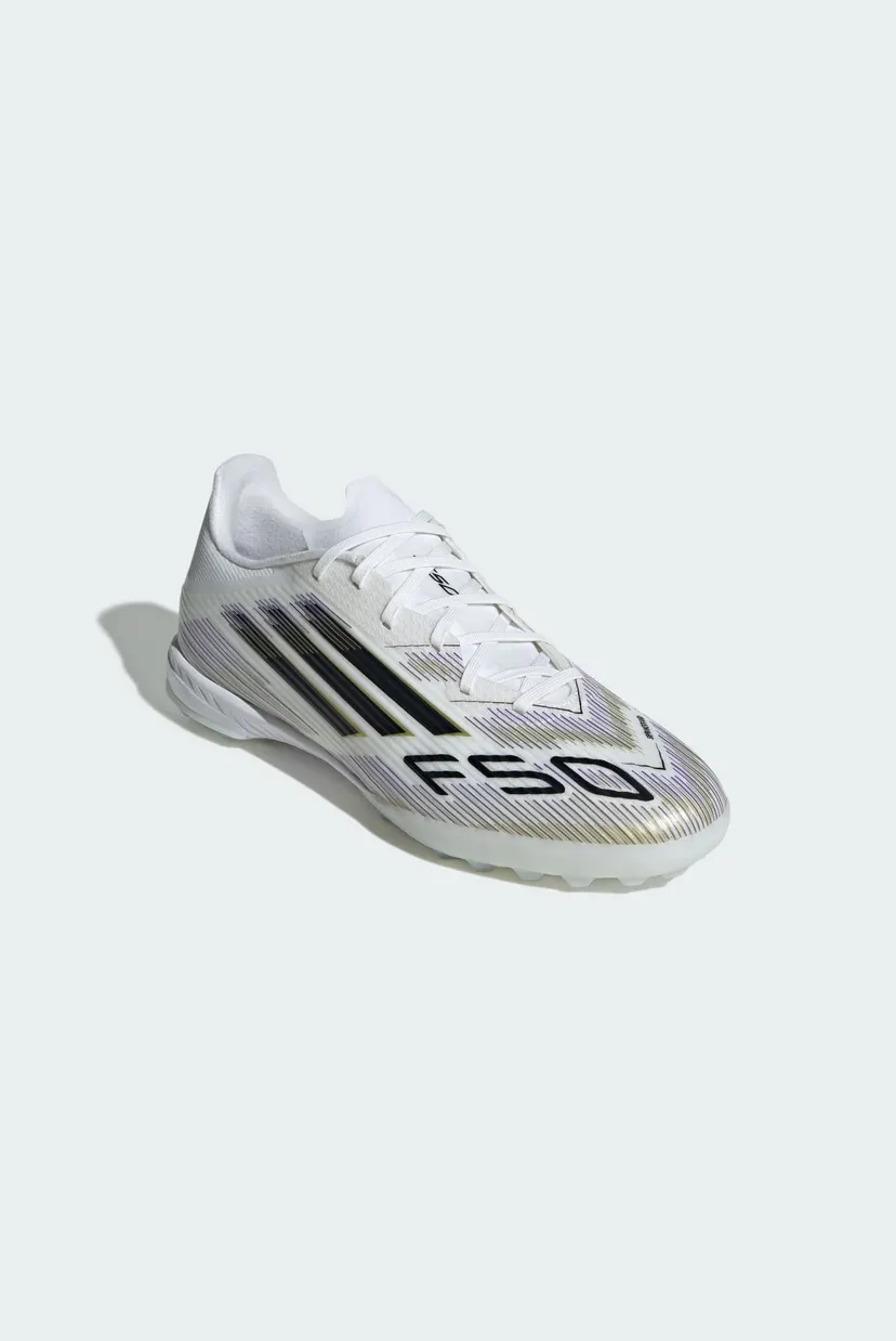 Білі бутси F50 League Turf 4
