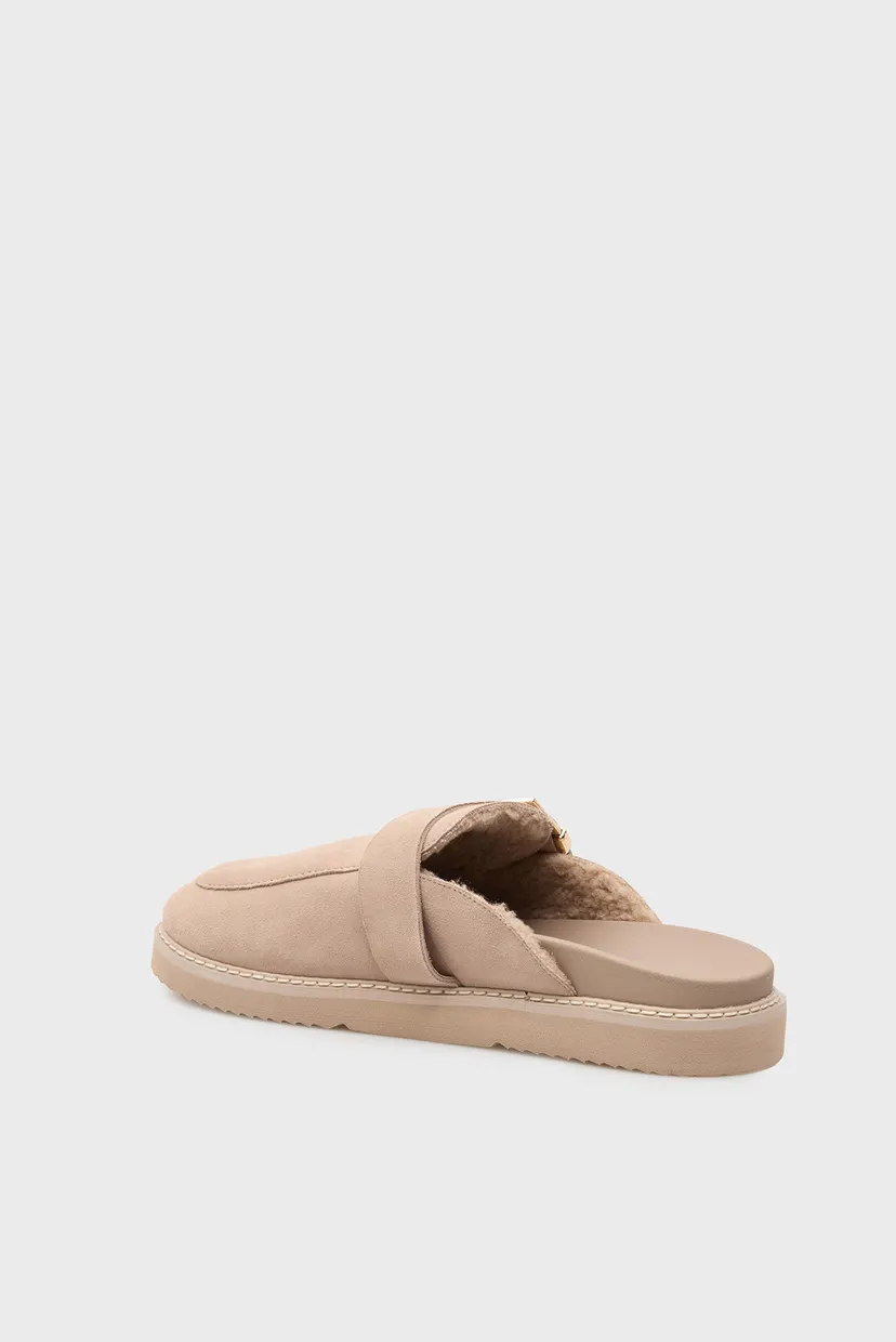 Жіночі бежеві замшеві клоги BUCKLE FUR 5