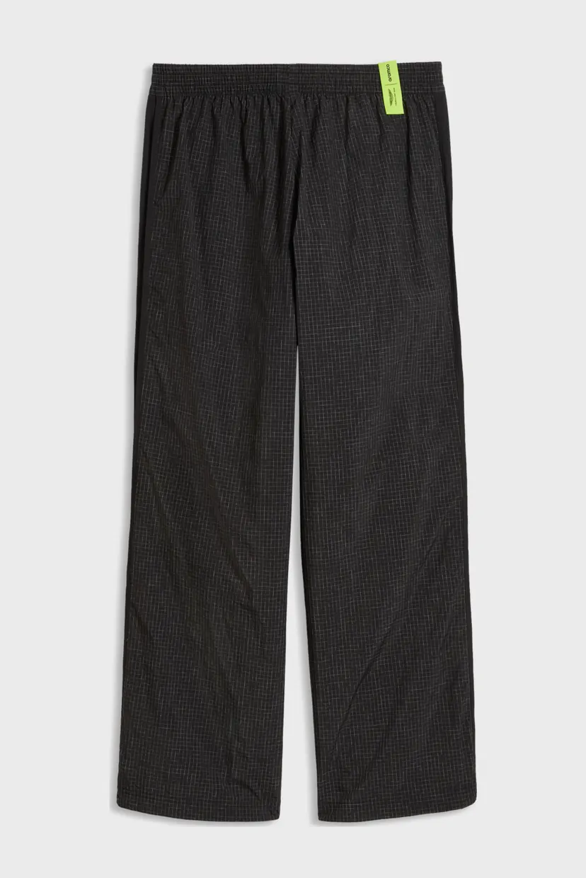 Мужские черные спортивные брюки в клетку PUMA x ASTON MARTIN ARAMCO F1® TEAM Lifestyle T7 Oversized Pants Men 5