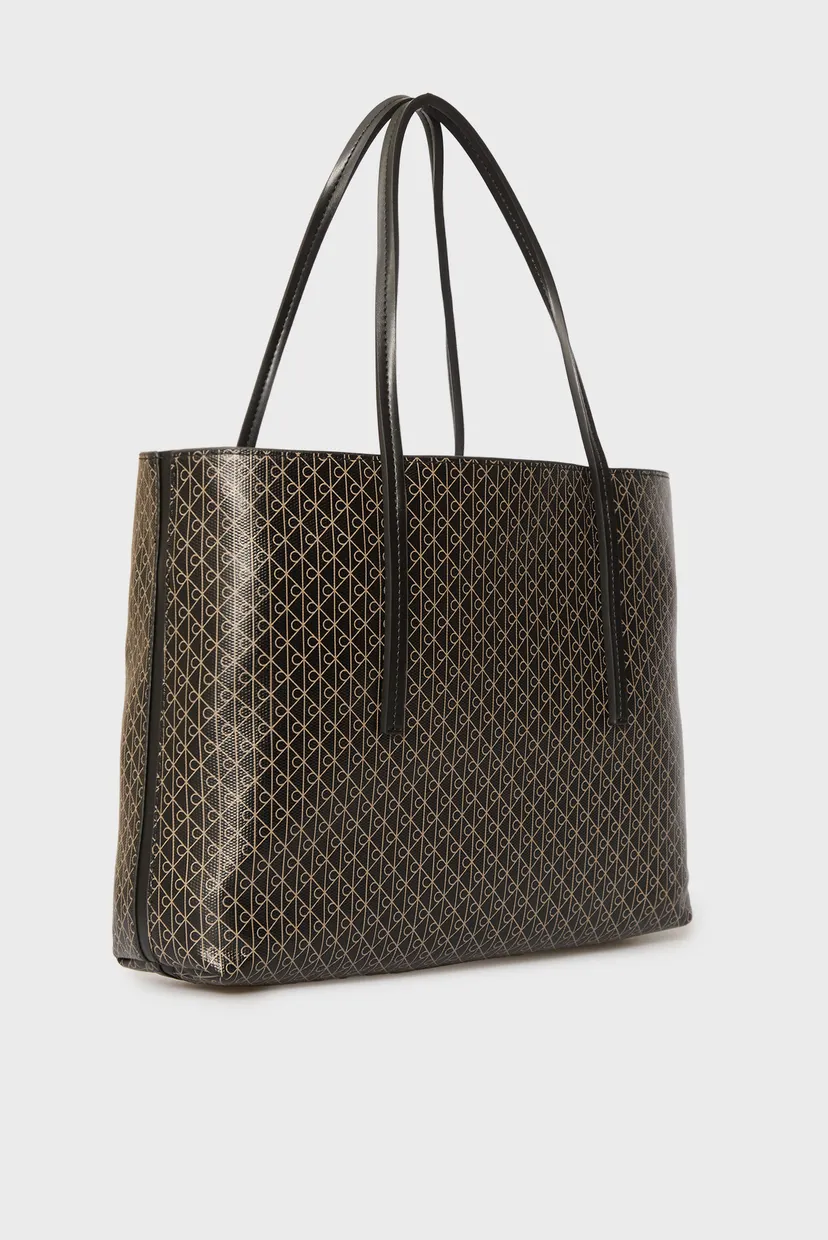 Жіноча чорна сумка з візерунком EMBLEM AOP SMALL TOTE 3