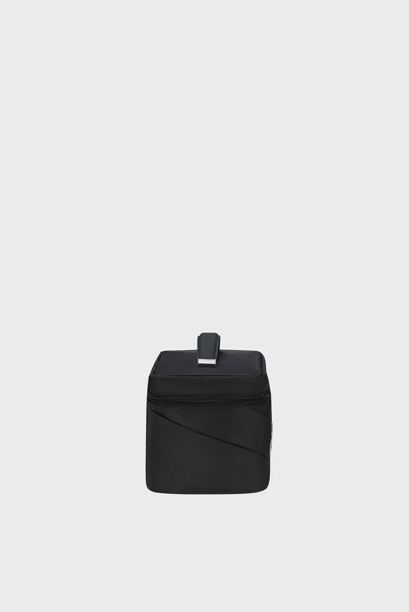 Черный бьюти-кейс ATTRIX TOILET KIT BLACK 5