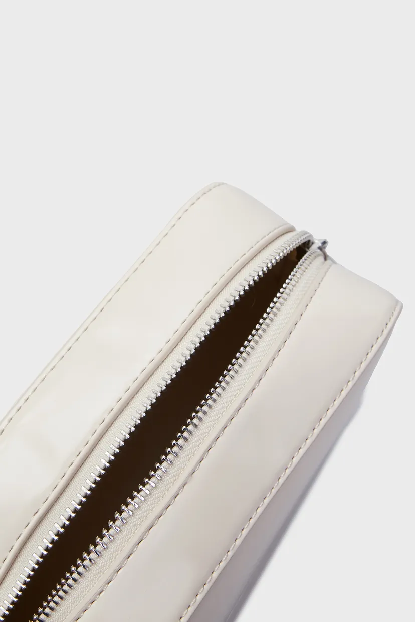 Жіноча біла сумка TJW ESS MUST CAMERA BAG 6