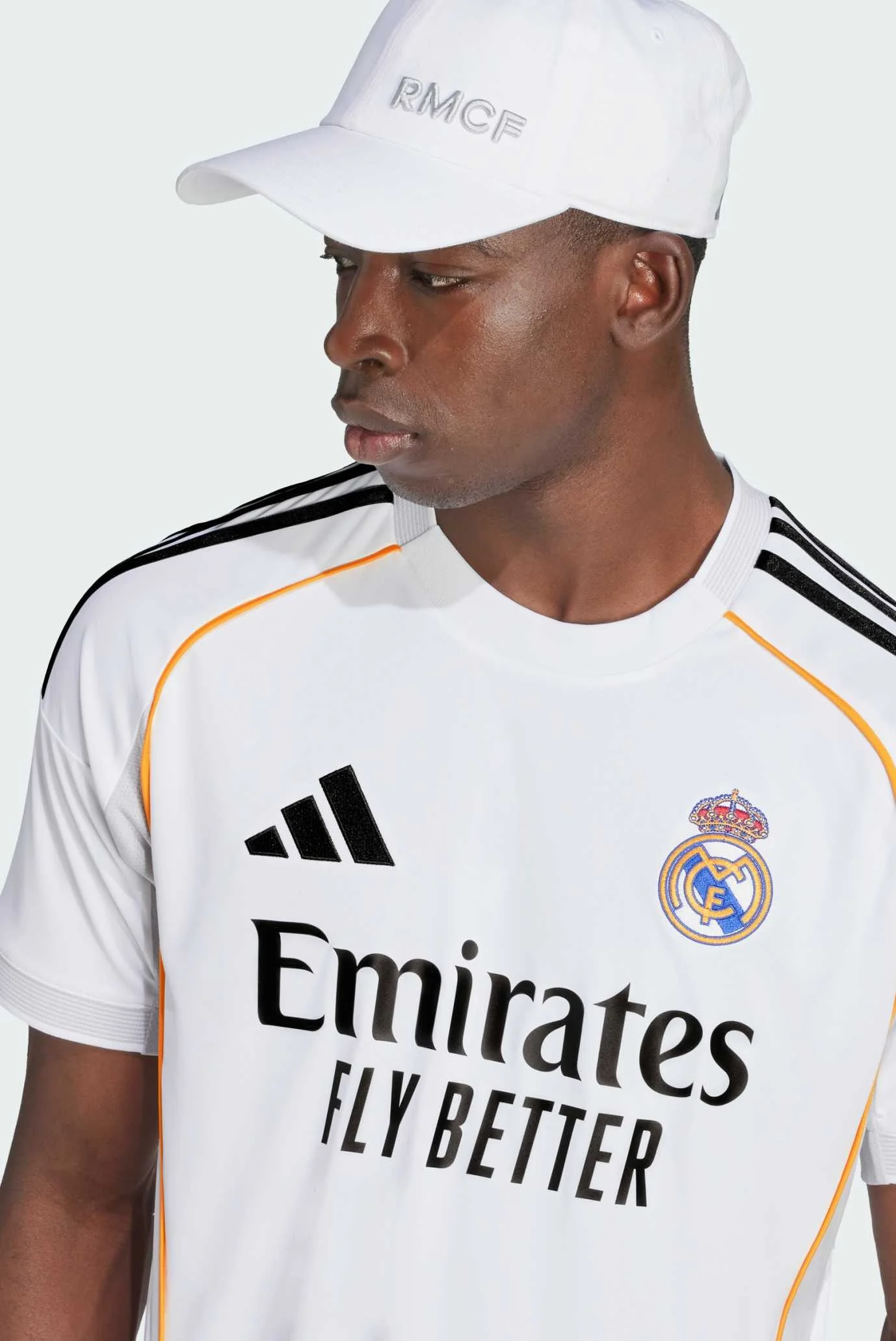 Мужская белая футболка Real Madrid 25/26 Home adidas JJ1931 — MD