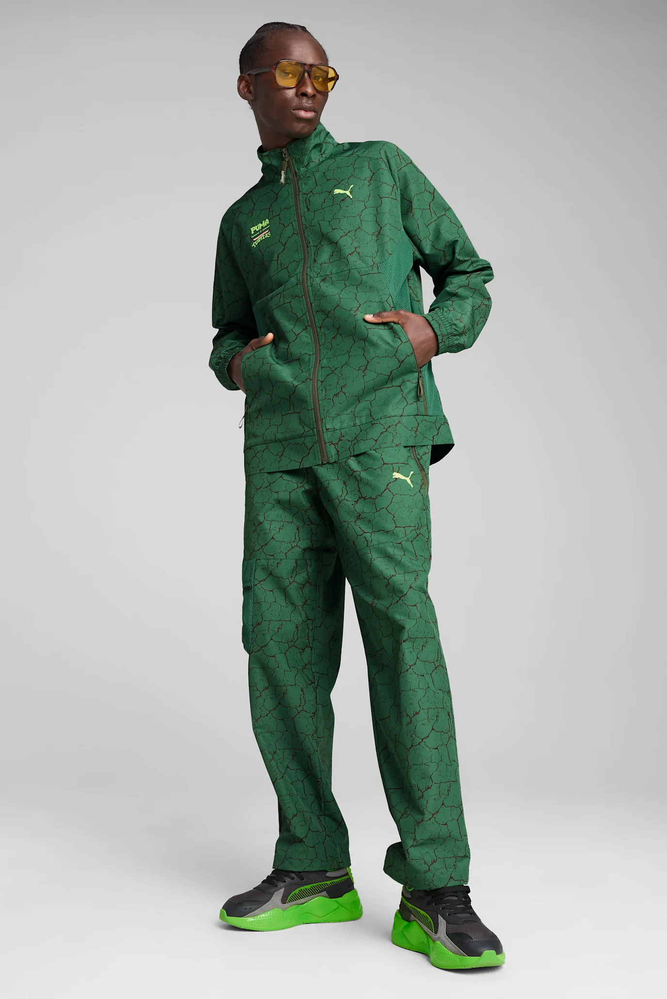FRMR. ストレッチセットアップ カーキ サイズ2XL Чоловіча зелена спортивна кофта з візерунком PUMA HOOPS x TMNT