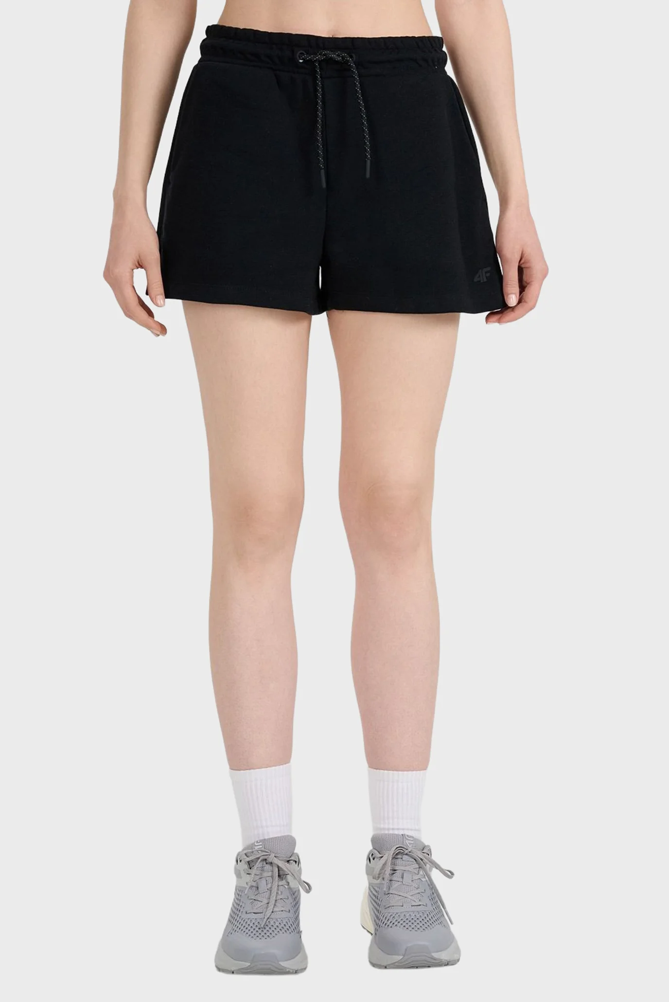 Женские черные шорты 4F 4FWMM00TSHOF0832-20S — MD-Fashion