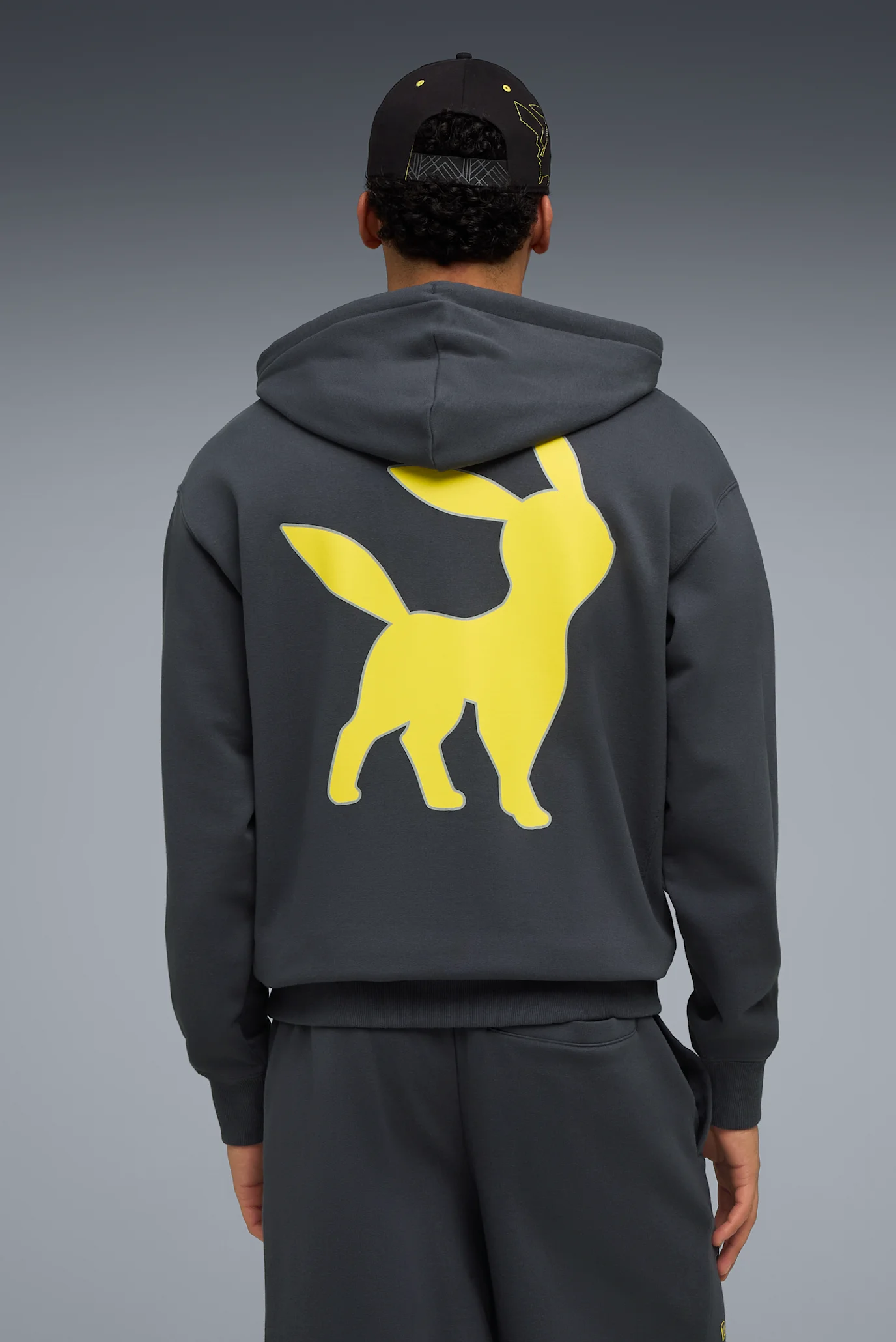 Чоловіче темно-сіре худі PUMA x POKÉMON Relaxed Graphic Hoodie Men