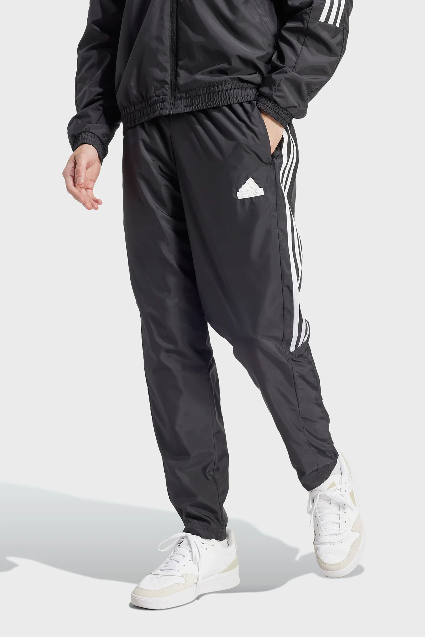 Мужские черные спортивные брюки House of Tiro Woven adidas IX1348