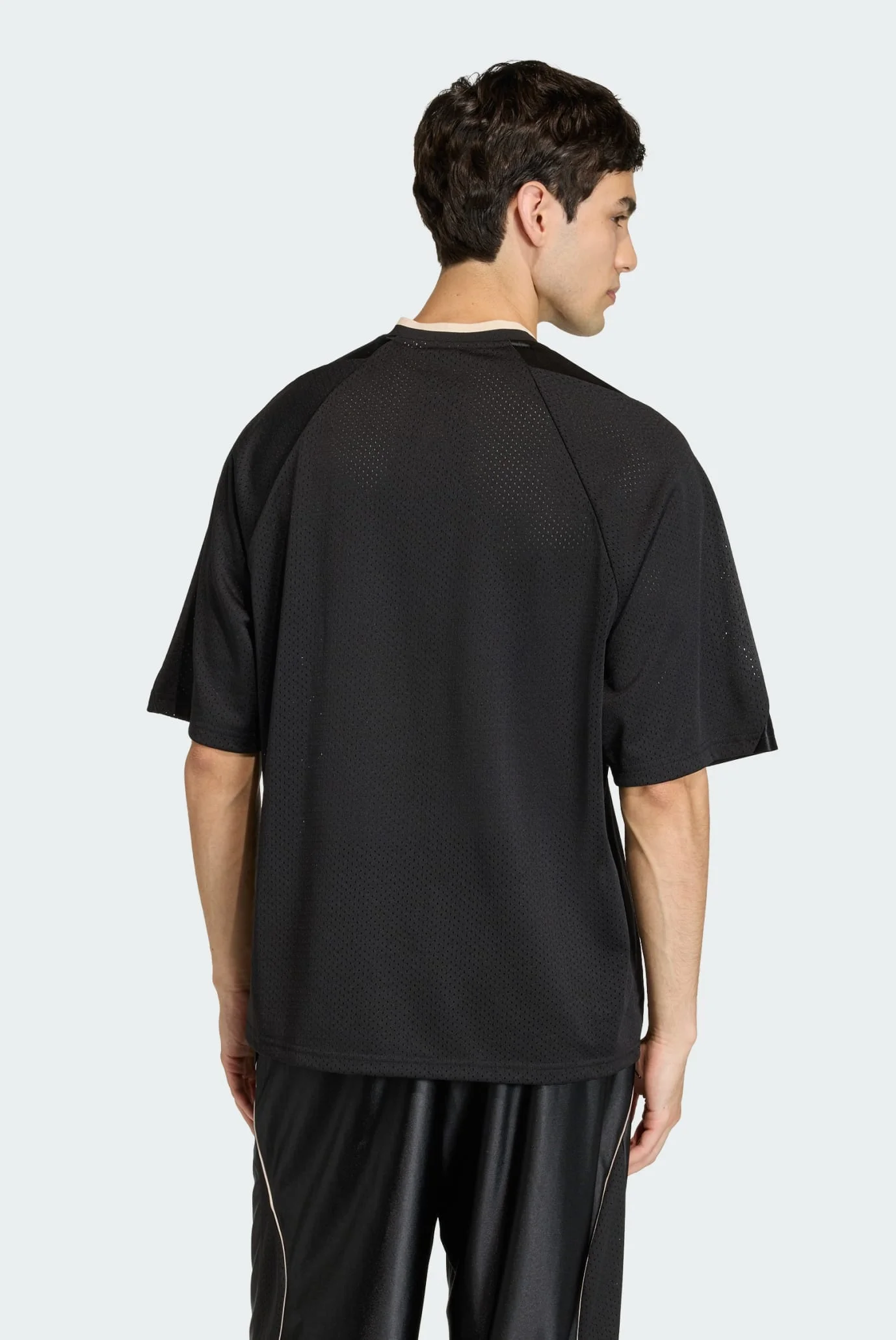 Чоловіча чорна футболка STADIUM GRAPHIC MESH adidas JZ6853 — MD