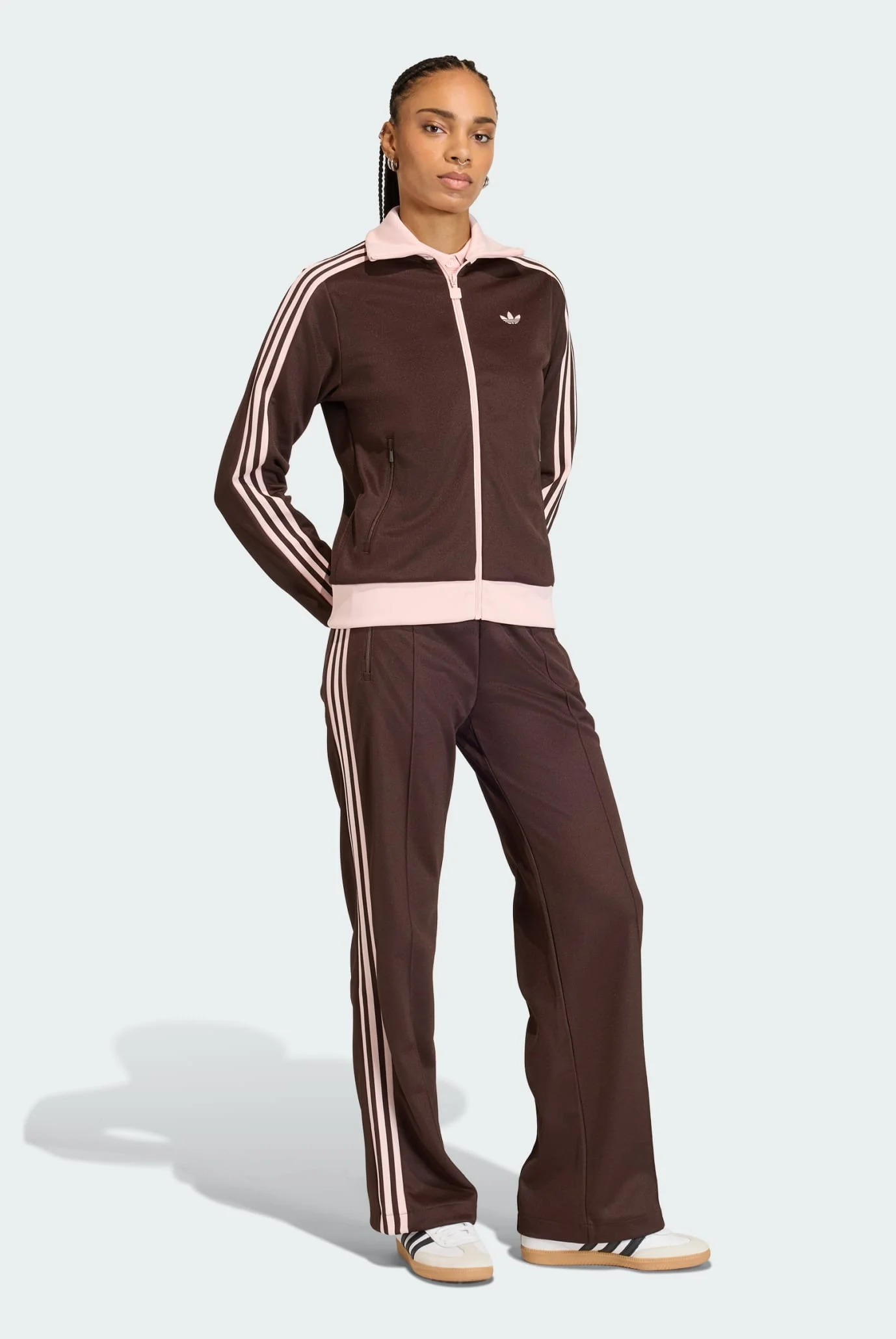 Жіноча коричнева спортивна кофта CLASSIC adidas KD3742 — MD-Fashion