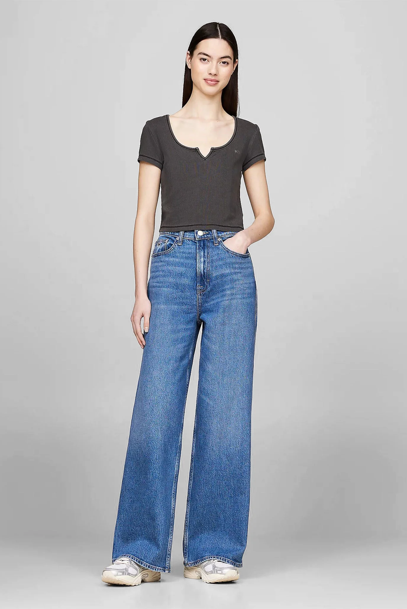 Жіночий темно-сірий топ TJW CRP NECKLINE DETAIL GMD SS Tommy Jeans