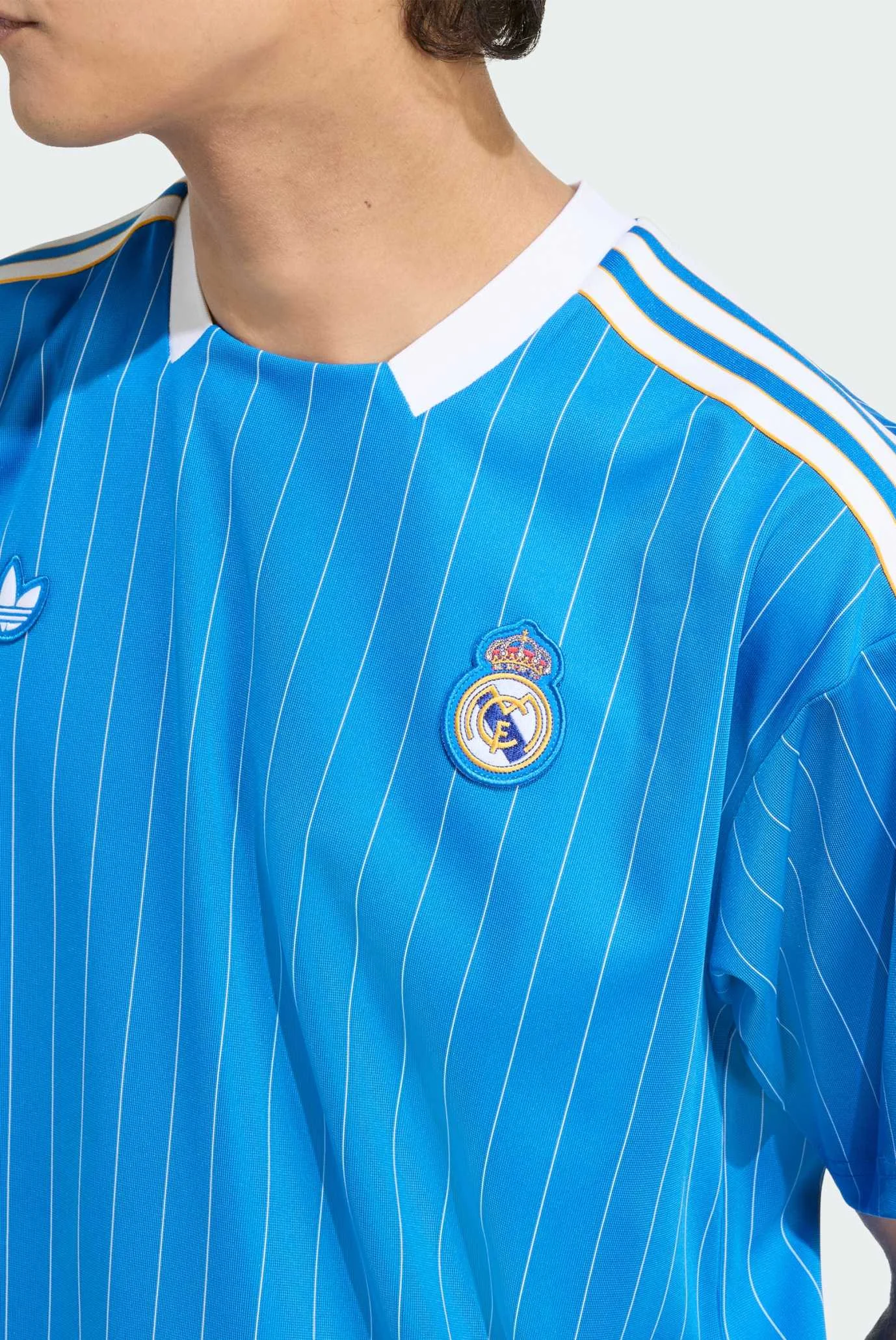 Голубая футболка в полоску Real Madrid Terrace Icons (унисекс