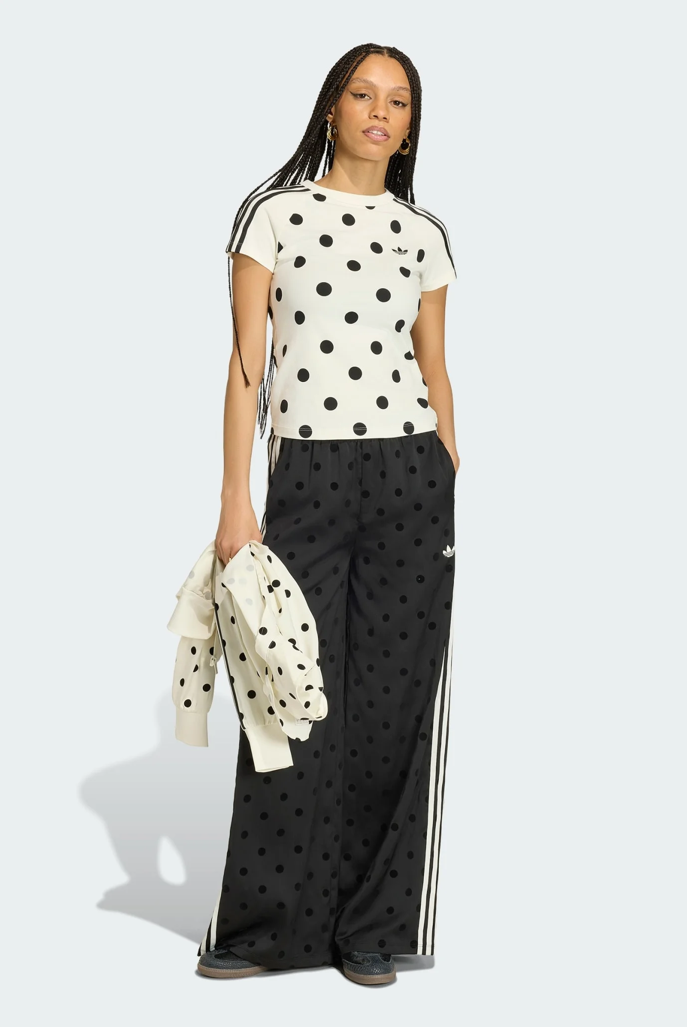 Женская белая футболка в горошек SLIM FIT CALI adidas KV1193 — MD