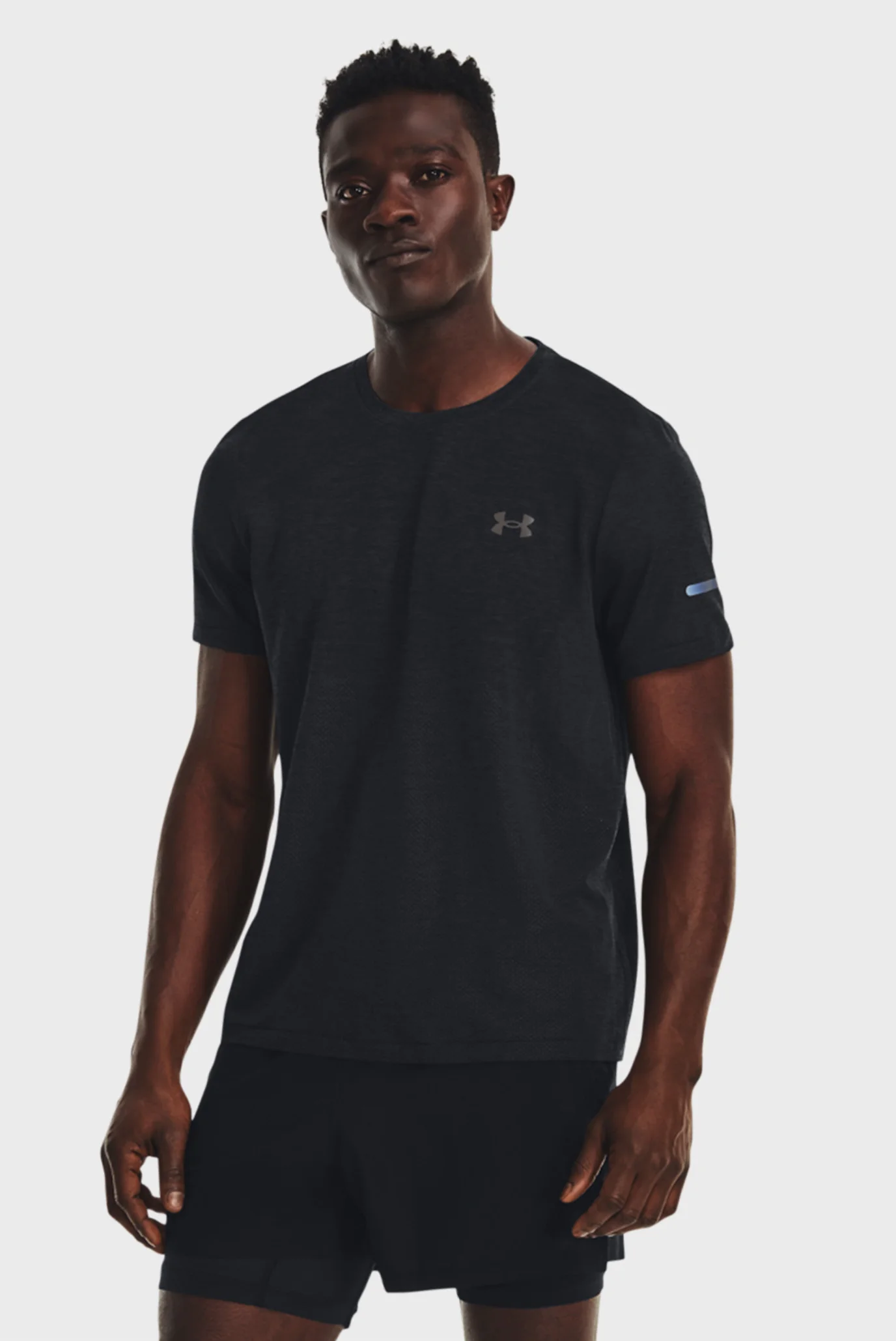 Мужская черная футболка UA SEAMLESS STRIDE SS Under Armour 1375692