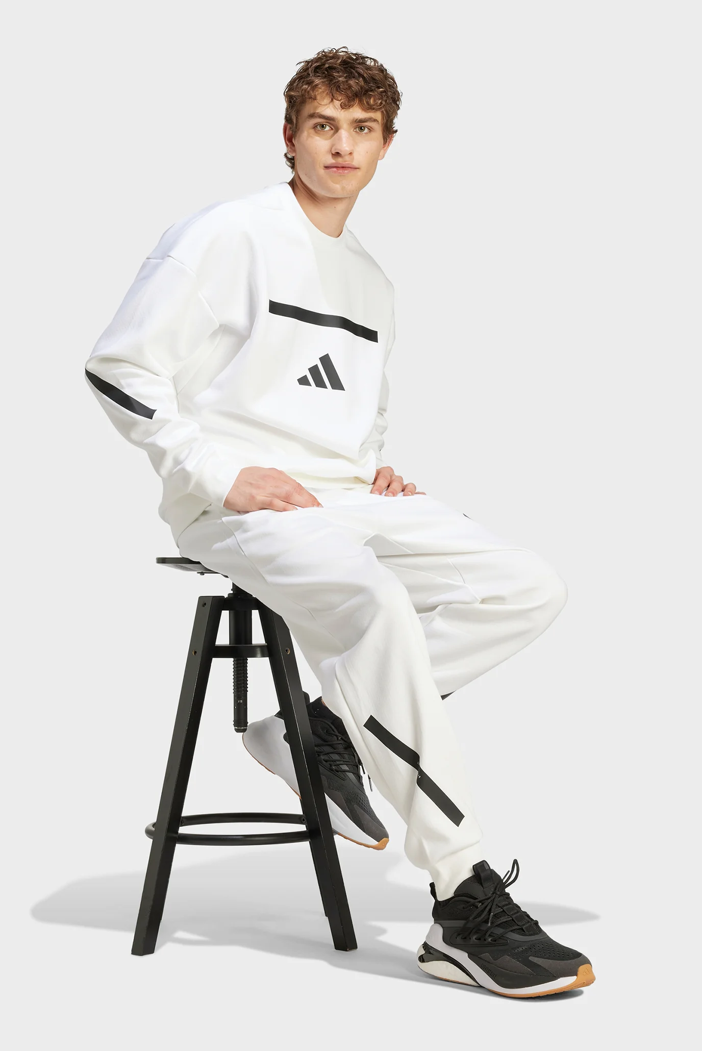 Мужской белый свитшот New adidas Z.N.E. adidas JF2451 — MD-Fashion