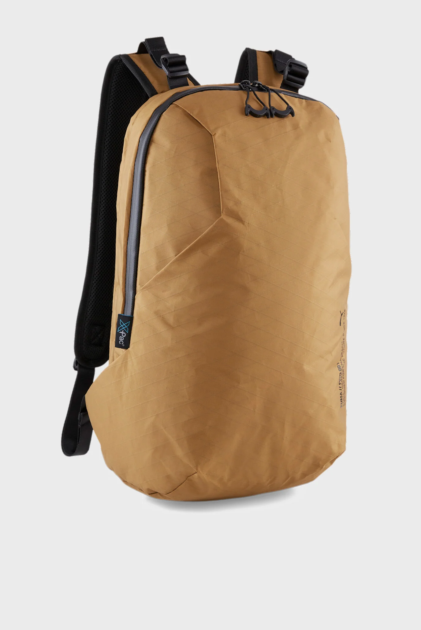 Мужской бежевый рюкзак PUMA FWD Backpack PUMA 079968 — MD-Fashion