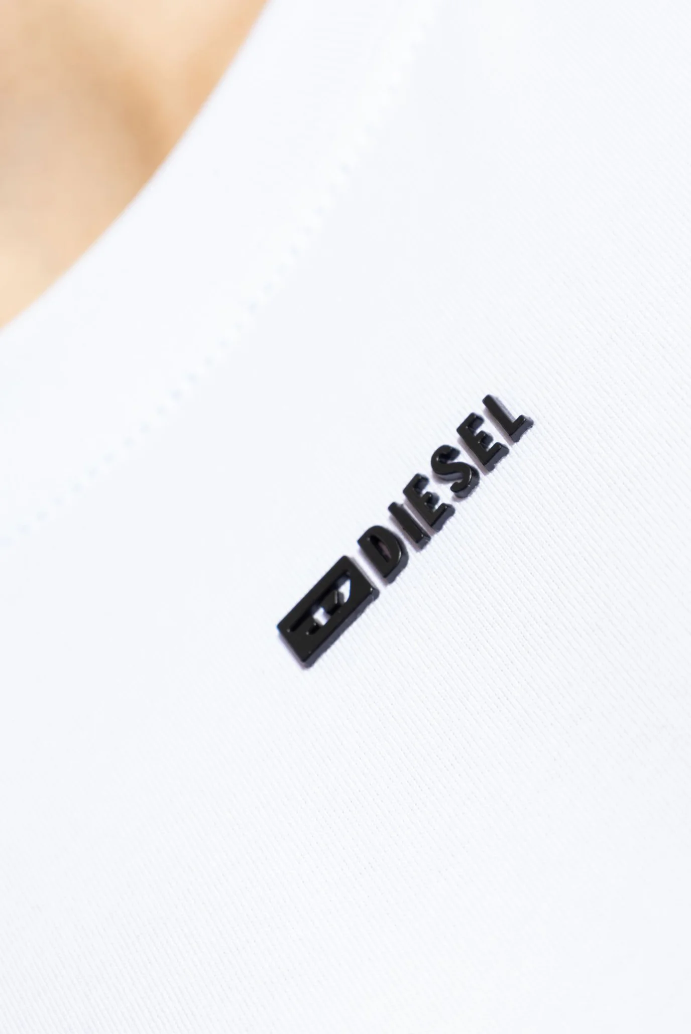 Мужская белая футболка MAGLIETTA Diesel A21654 0NIAX — MD-Fashion
