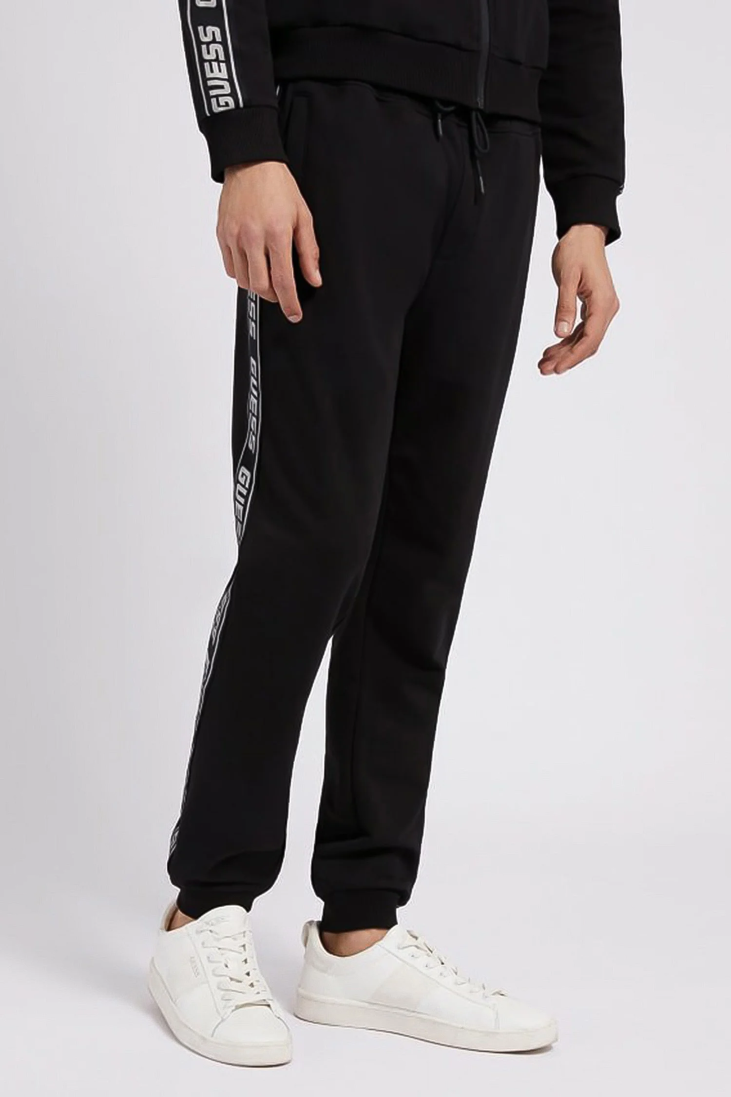 Чоловічі чорні спортивні штани Guess Z2YB19.K6ZS1;JBLK — MD-Fashion