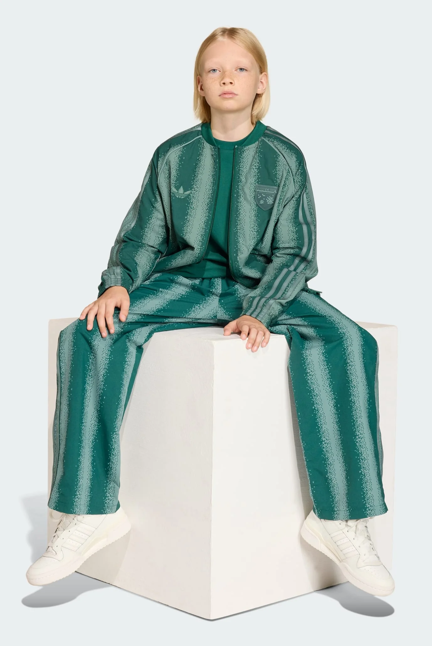 Дитячі зелені спортивні штани у смужку ADIDAS MINECRAFT SST LOOSE